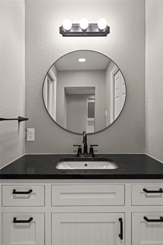 5528 Wild Foxglove RD, Spicewood, TX 78669