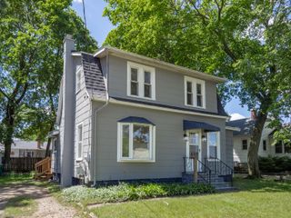 2206 Clarence Drive, Portage City, MI 49002