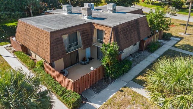 1402 Nebraska Avenue 13, Fort Pierce, FL 34950