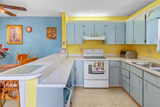 1402 Nebraska Avenue 13, Fort Pierce, FL 34950