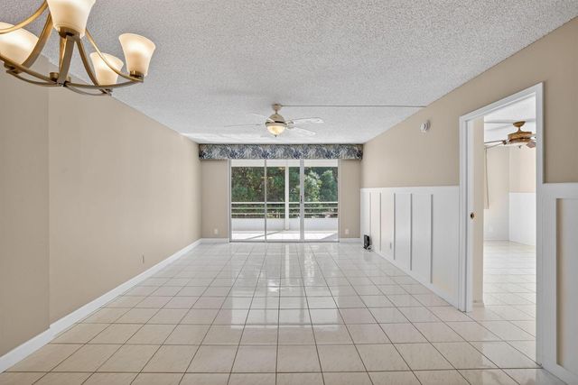 4898 NW 29th Court 315, Lauderdale Lakes, FL 33313
