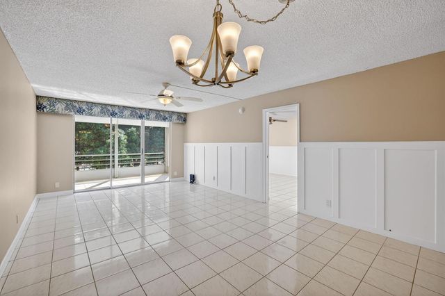 4898 NW 29th Court 315, Lauderdale Lakes, FL 33313