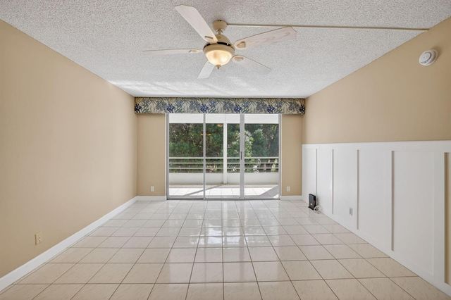 4898 NW 29th Court 315, Lauderdale Lakes, FL 33313