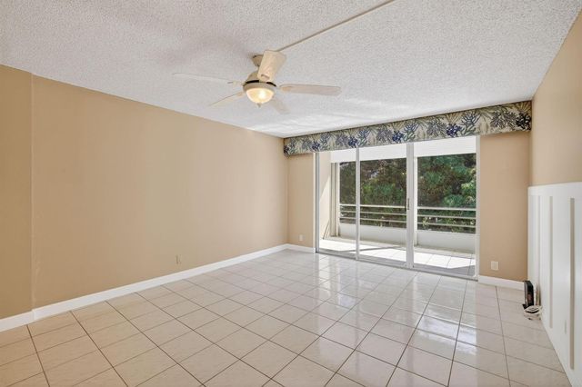 4898 NW 29th Court 315, Lauderdale Lakes, FL 33313