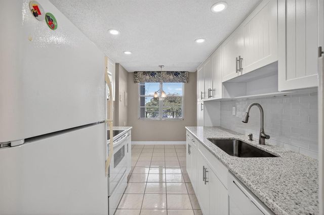 4898 NW 29th Court 315, Lauderdale Lakes, FL 33313