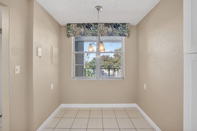 4898 NW 29th Court 315, Lauderdale Lakes, FL 33313