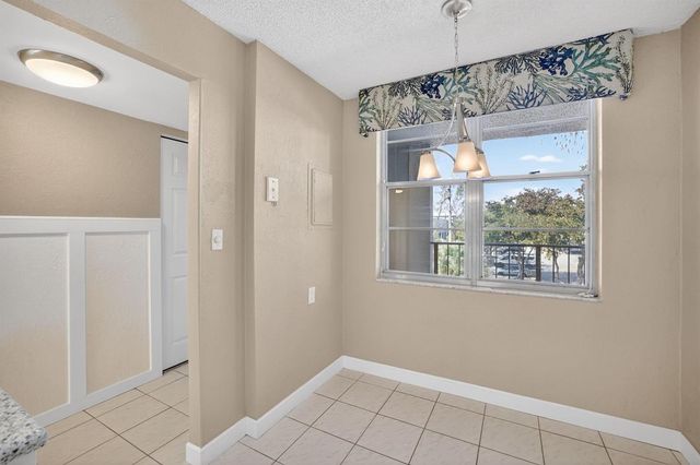 4898 NW 29th Court 315, Lauderdale Lakes, FL 33313