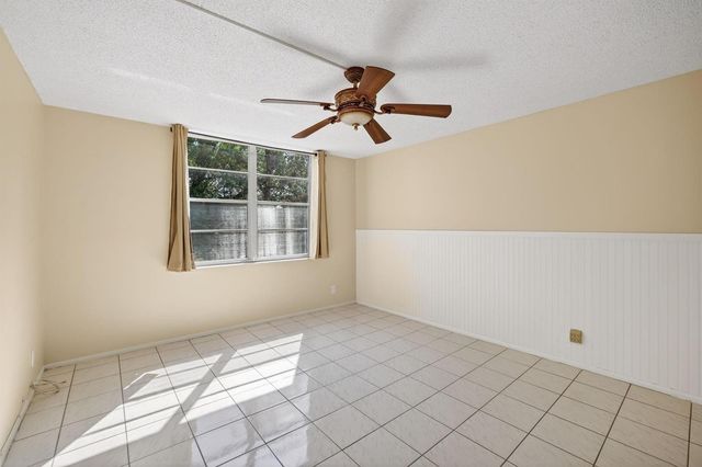 4898 NW 29th Court 315, Lauderdale Lakes, FL 33313