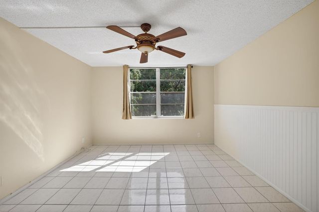 4898 NW 29th Court 315, Lauderdale Lakes, FL 33313