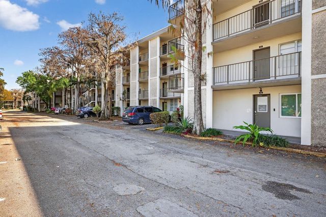 4898 NW 29th Court 315, Lauderdale Lakes, FL 33313
