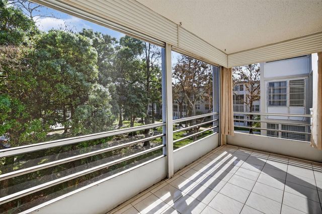 4898 NW 29th Court 315, Lauderdale Lakes, FL 33313
