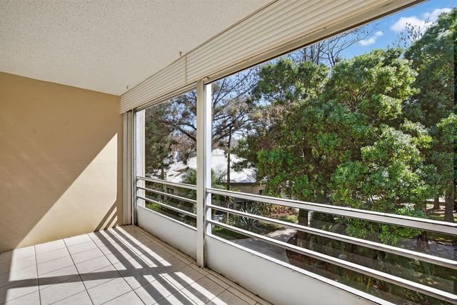 4898 NW 29th Court 315, Lauderdale Lakes, FL 33313