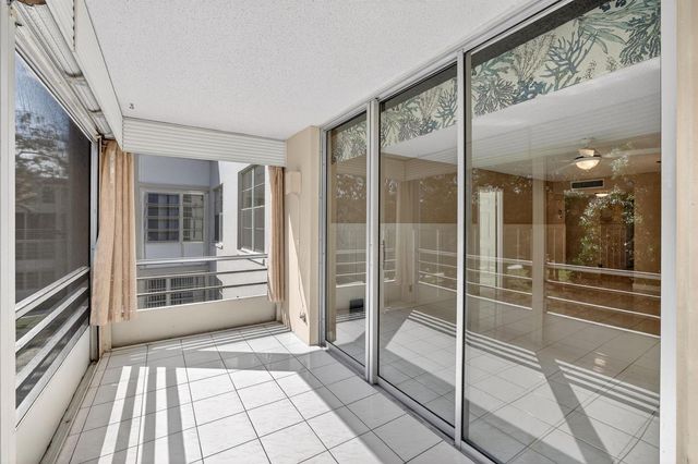 4898 NW 29th Court 315, Lauderdale Lakes, FL 33313