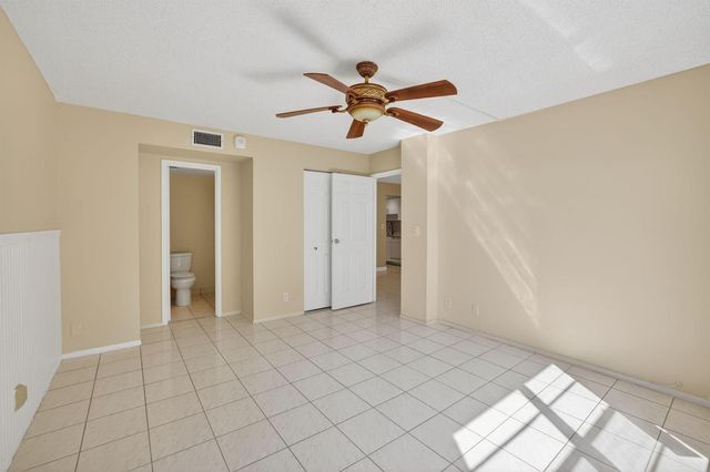 4898 NW 29th Court 315, Lauderdale Lakes, FL 33313