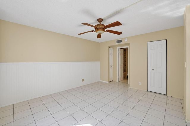 4898 NW 29th Court 315, Lauderdale Lakes, FL 33313
