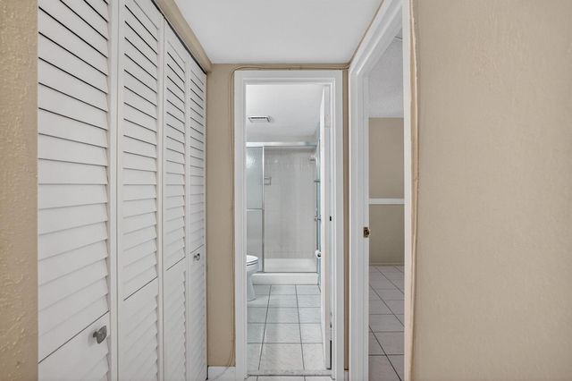 4898 NW 29th Court 315, Lauderdale Lakes, FL 33313