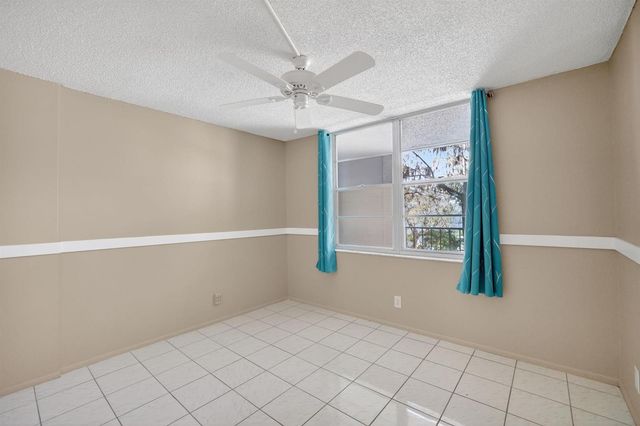 4898 NW 29th Court 315, Lauderdale Lakes, FL 33313