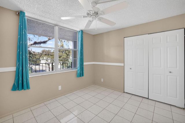 4898 NW 29th Court 315, Lauderdale Lakes, FL 33313