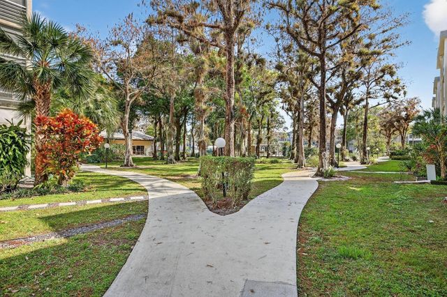4898 NW 29th Court 315, Lauderdale Lakes, FL 33313
