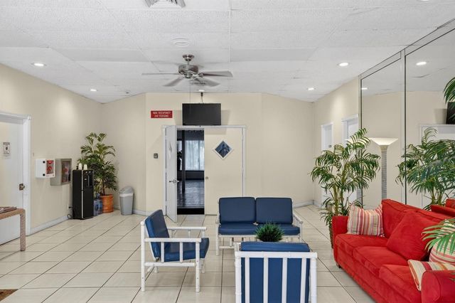 4898 NW 29th Court 315, Lauderdale Lakes, FL 33313