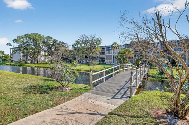 4898 NW 29th Court 315, Lauderdale Lakes, FL 33313