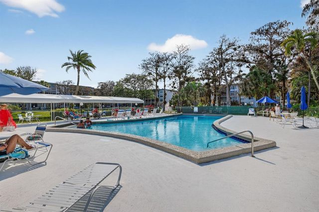4898 NW 29th Court 315, Lauderdale Lakes, FL 33313