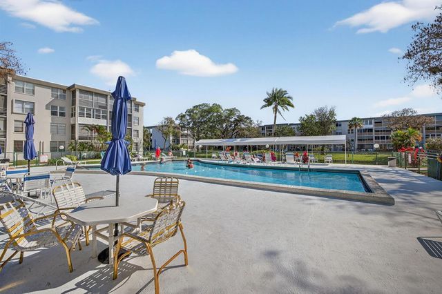 4898 NW 29th Court 315, Lauderdale Lakes, FL 33313