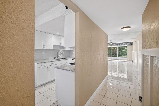 4898 NW 29th Court 315, Lauderdale Lakes, FL 33313