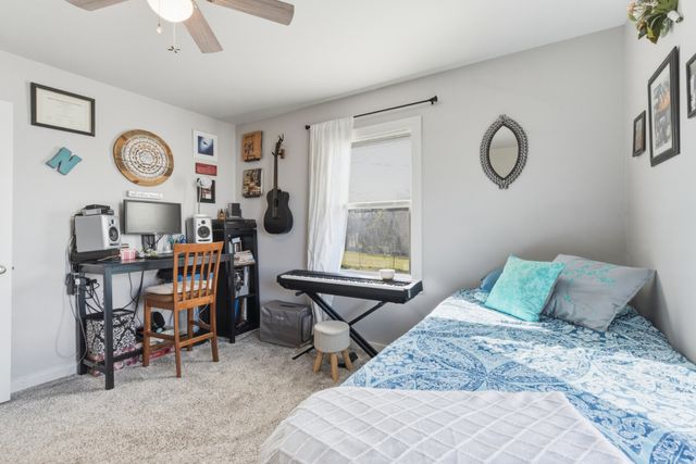 31 Horseshoe Bend Ln, Elmwood, TN 38560