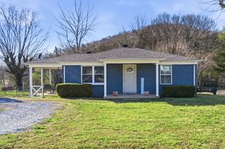 31 Horseshoe Bend Ln, Elmwood, TN 38560