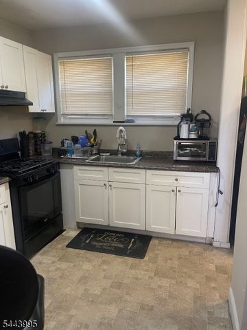77 Wagner Pl, Irvington Twp., NJ 07111