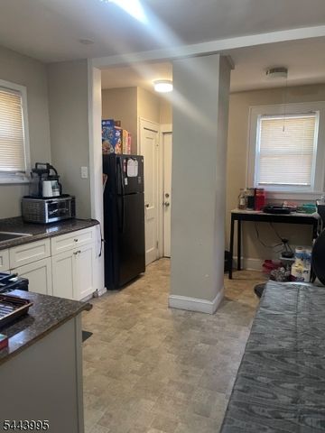 77 Wagner Pl, Irvington Twp., NJ 07111