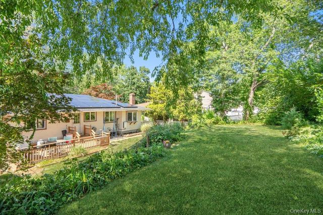 39 Tanglewood Drive, Smithtown, NY 11787