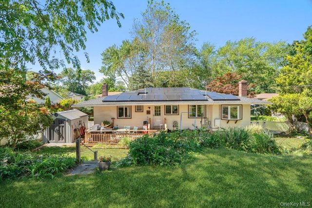 39 Tanglewood Drive, Smithtown, NY 11787
