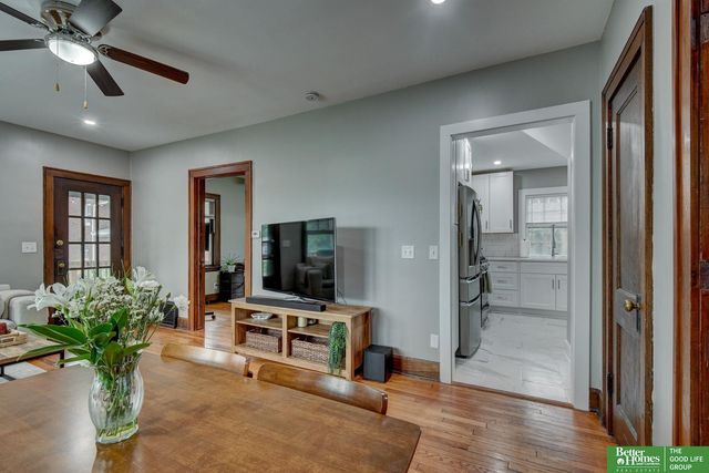 308 S 48 Street, Omaha, NE 68132