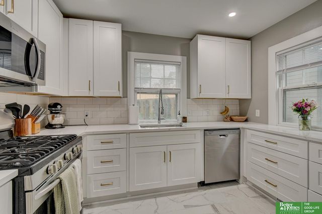 308 S 48 Street, Omaha, NE 68132