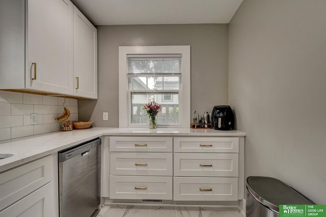 308 S 48 Street, Omaha, NE 68132