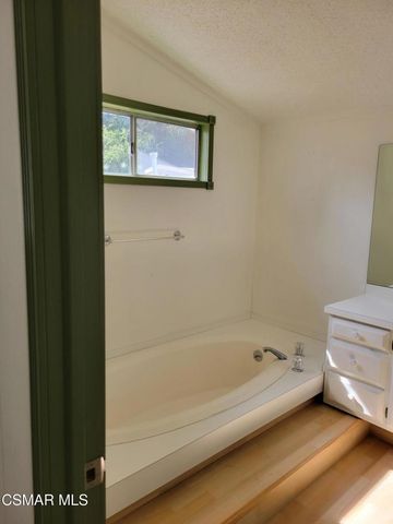 41 Old Castle Road, Westlake Village, CA 91361