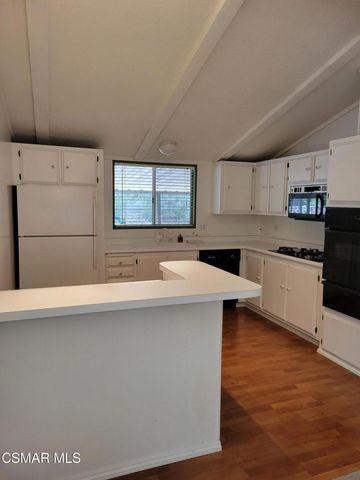 41 Old Castle Road, Westlake Village, CA 91361