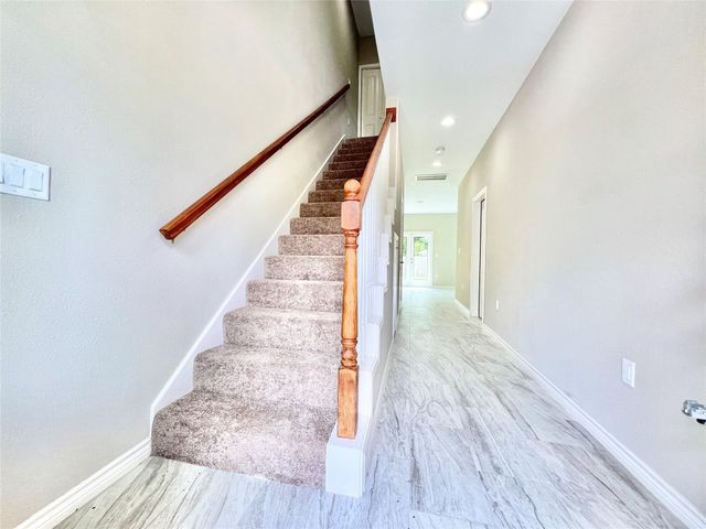 5602 Hirondel Street B, Houston, TX 77033