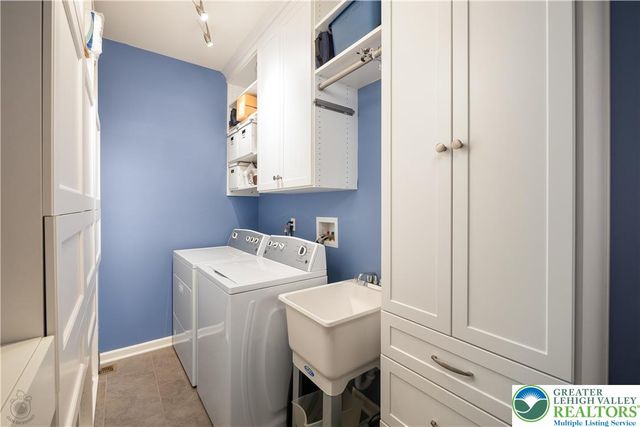 210 Inverness Circle, Easton, PA 18042