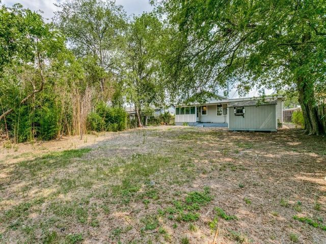 8121 W Elizabeth Lane, Fort Worth, TX 76116