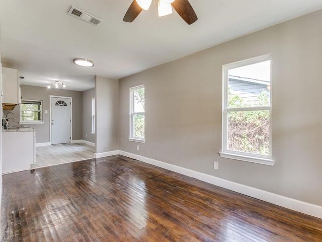 8121 W Elizabeth Lane, Fort Worth, TX 76116