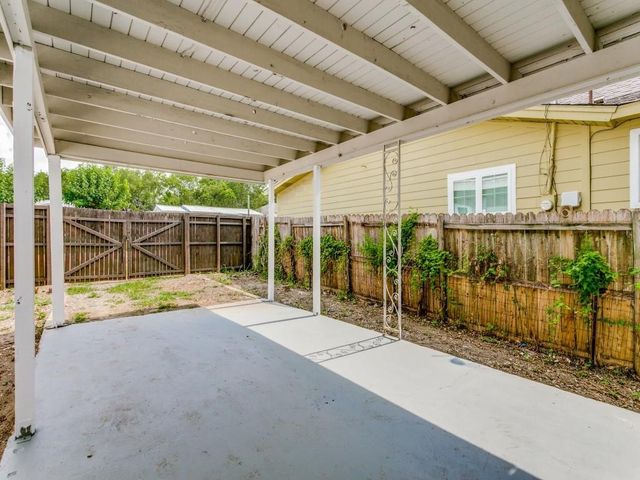 8121 W Elizabeth Lane, Fort Worth, TX 76116