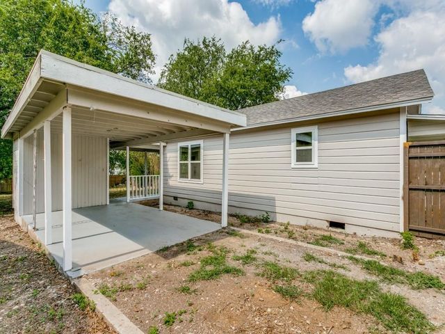 8121 W Elizabeth Lane, Fort Worth, TX 76116