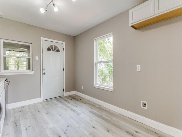 8121 W Elizabeth Lane, Fort Worth, TX 76116