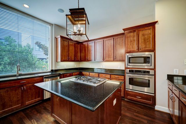 5202 Rose Street B, Houston, TX 77007