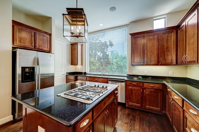 5202 Rose Street B, Houston, TX 77007