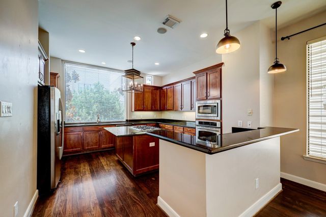 5202 Rose Street B, Houston, TX 77007