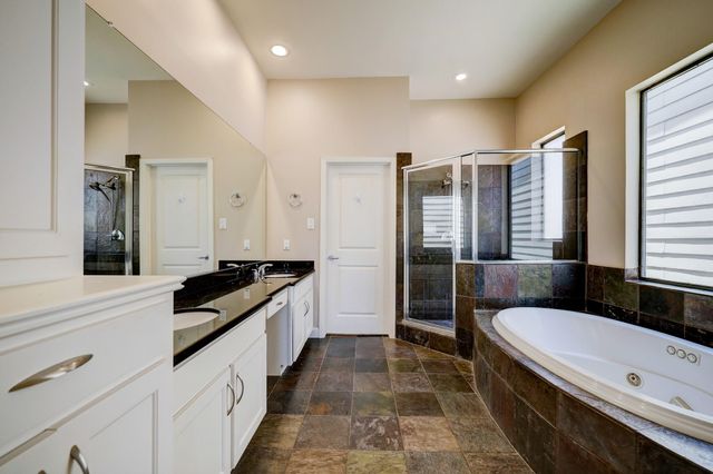 5202 Rose Street B, Houston, TX 77007